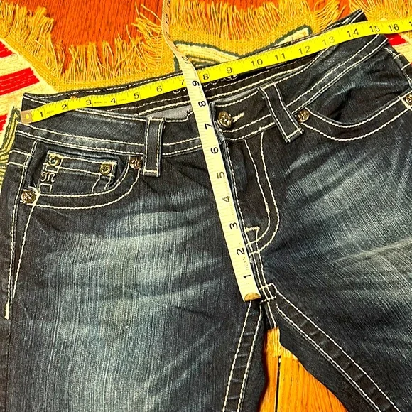 MISS ME⭐️LIKE NEW⭐️Cropped CROSS JEANS👖with Bling Size 29 Dark Wash JP5771P💙 - Picture 10 of 13